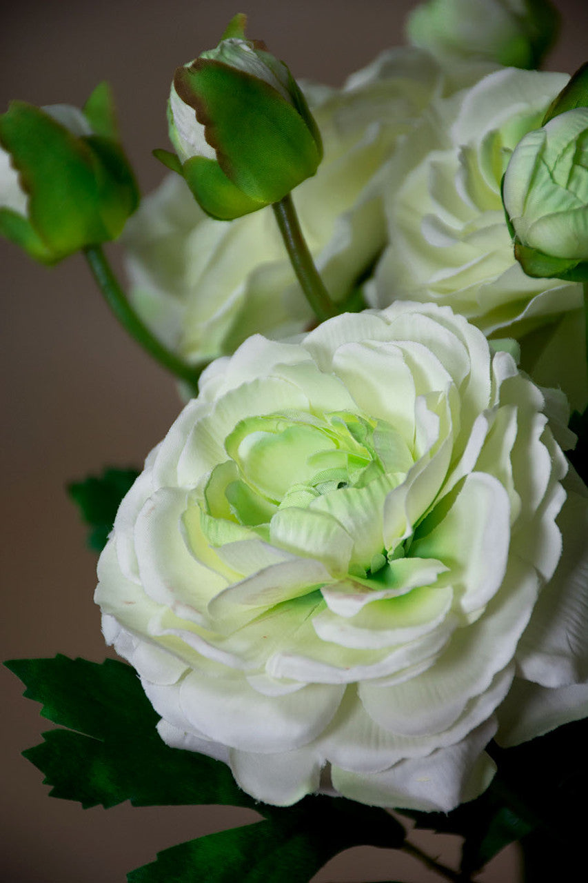 13" Silk Ranunculus Flower Stem Spray S4783