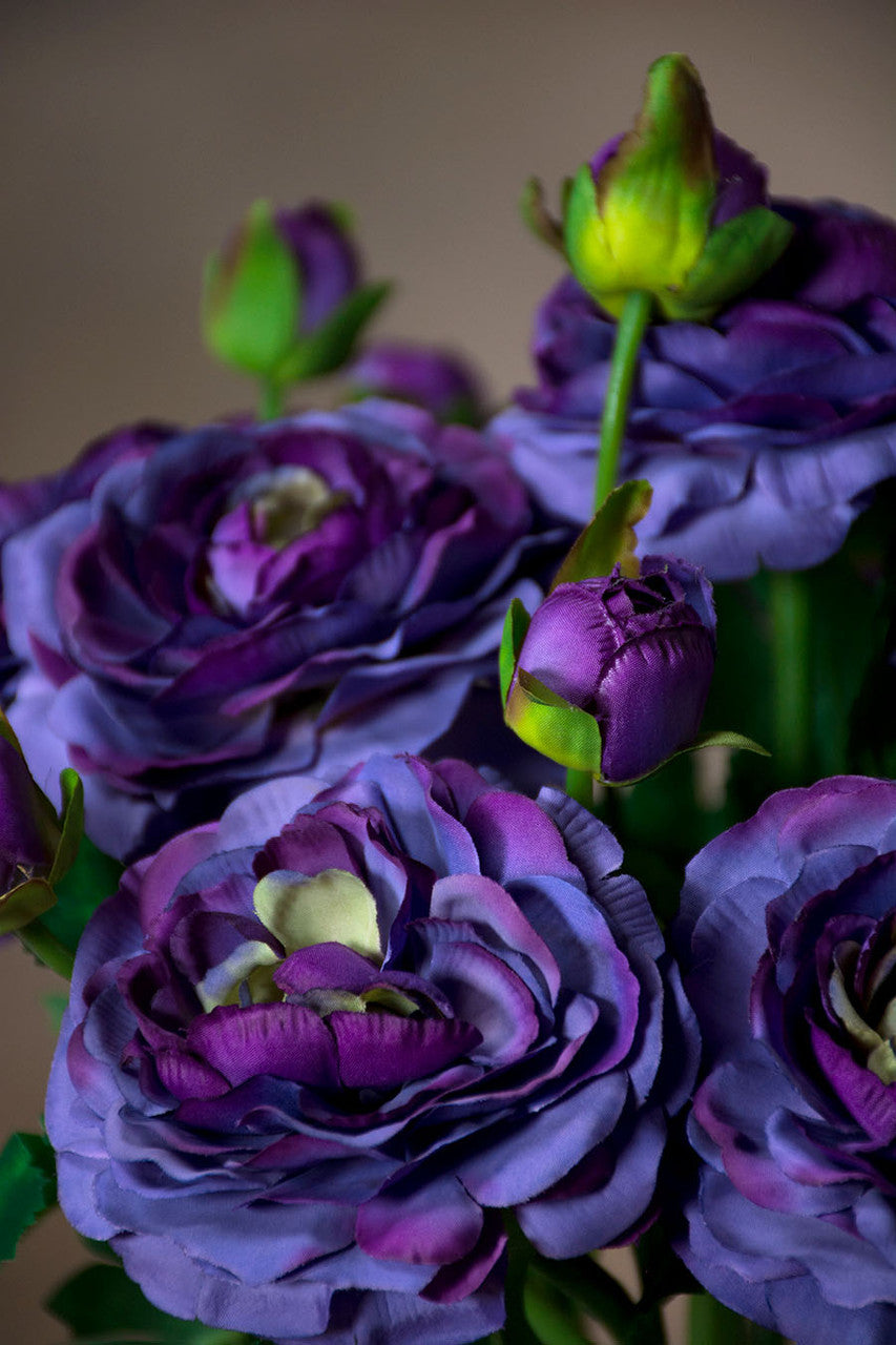 13" Silk Ranunculus Flower Stem Spray S4783